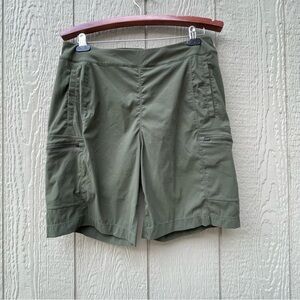 Mountain Hardwear ShortsWomens size L‎ Green Cargo Hiking Pockets lightweight